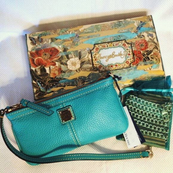 Dooney & Bourke Leather Large Slim Wristlet/Crossbody in Mint/Mint, Rare NWT - Picture 11 of 12